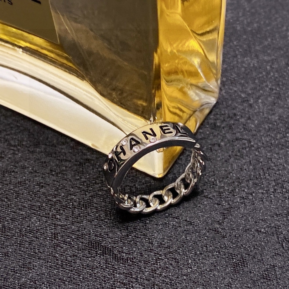 Chanel monogram CC ring set with diamonds - Picture 3 of 5